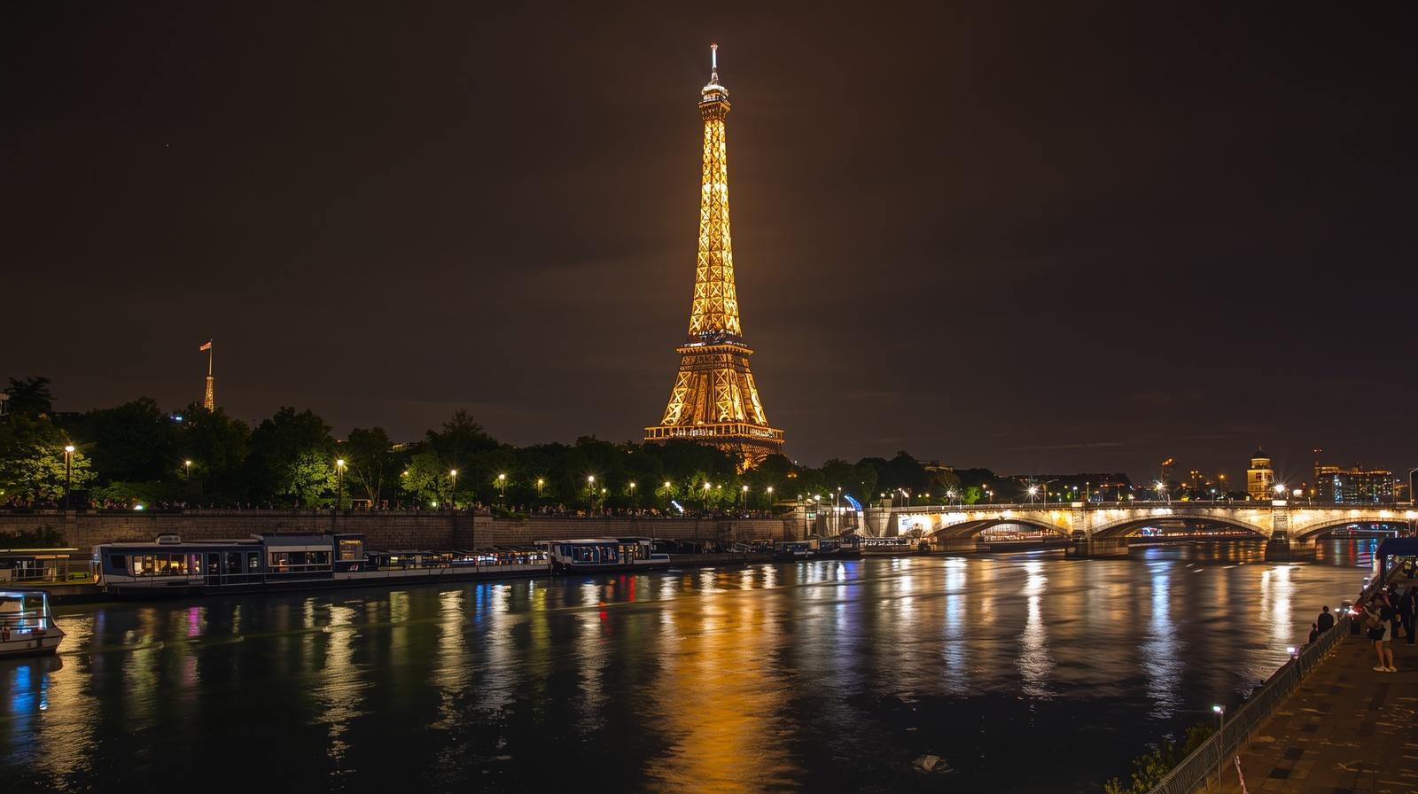 Eiffel Night